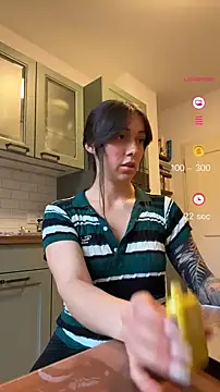 emiliasommer online show from 6, 10, 2025