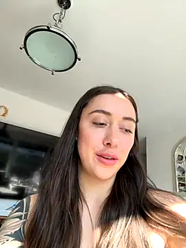 emiliasommer online show from 18, 10, 2025