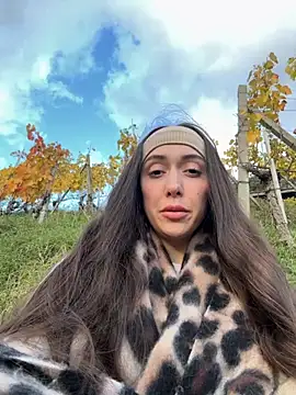 emiliasommer online show from 24, 10, 2025