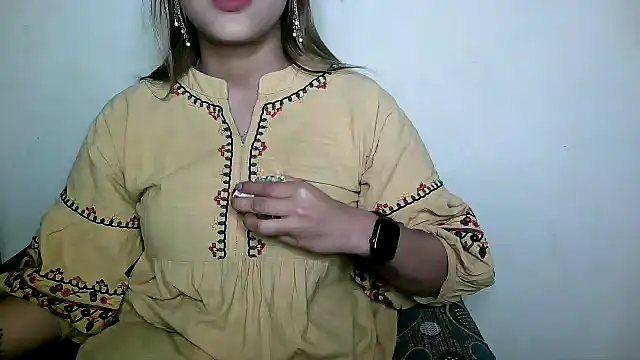 Snapshot of Princess_noorjahan chatting on 6, 3, 2025 Princess noorjahan online show from 6, 3, 2025