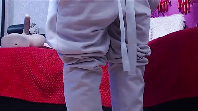 AyshaScott online show from 9, 1, 2026