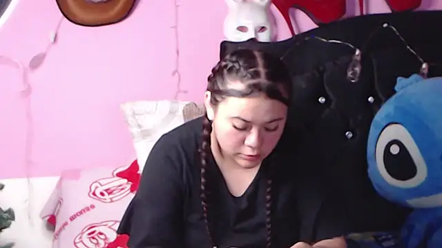 NikkiRous  online show from 4, 1, 2025