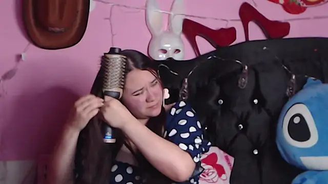 NikkiRous  online show from 6, 1, 2025