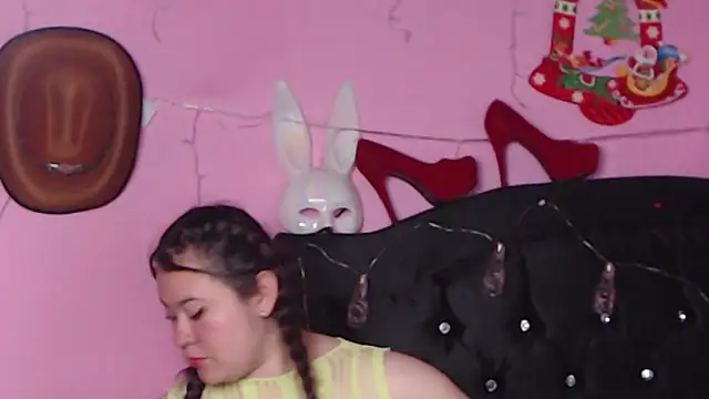 NikkiRous  online show from 8, 1, 2025