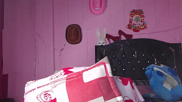 NikkiRous  online show from 7, 3, 2025