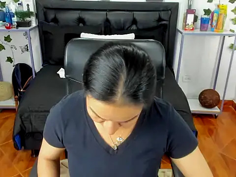 Snapshot of Violeta_stilll chatting on 13, 11, 2025 Violeta stilll online show from 13, 11, 2025