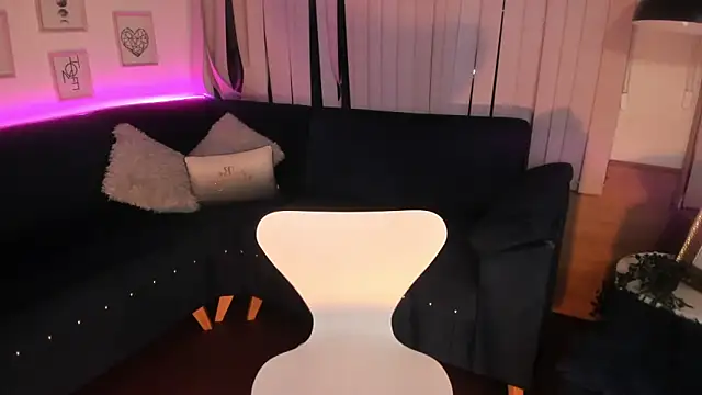 cami cruzz online show from 17, 12, 2024