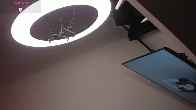 evaevanscute online show from 30, 9, 2025