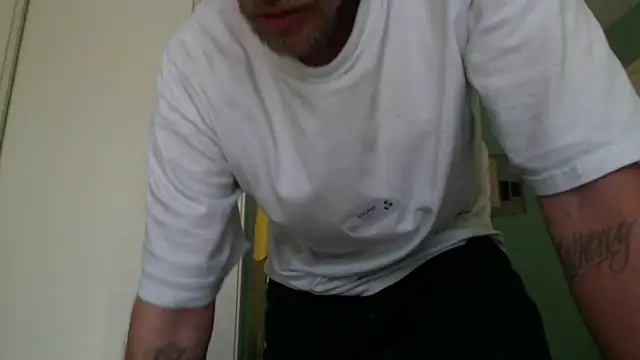 Snapshot of BIGWHITECOCKDOC36 chatting on 4, 10, 2025 BIGWHITECOCKDOC36 online show from 4, 10, 2025