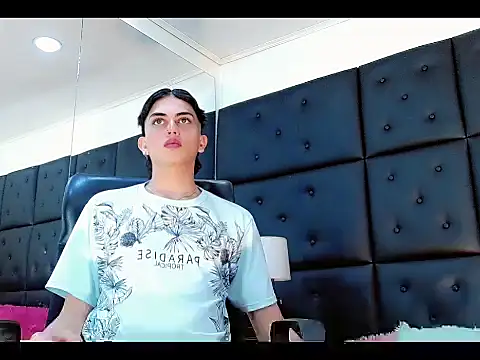 Daniela Pink  online show from 4, 2, 2026