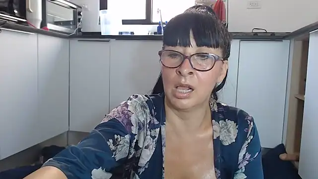 HellenLatin online show from 7, 6, 2026