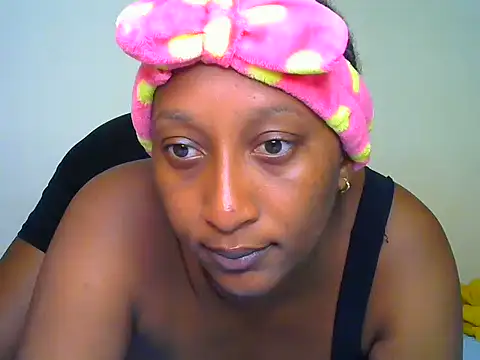 Snapshot of CarlaBeckky chatting on 3, 12, 2024 CarlaBeckky online show from 3, 12, 2024