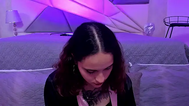 AnnyThompson  online show from 9, 1, 2025