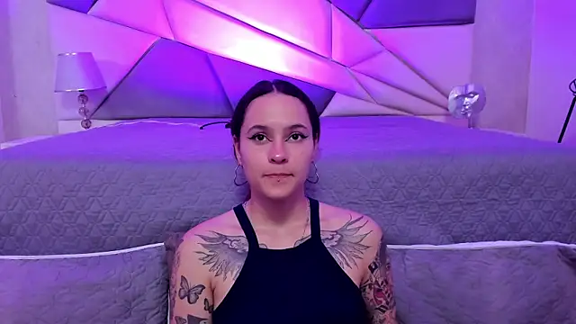 AnnyThompson  online show from 15, 1, 2025