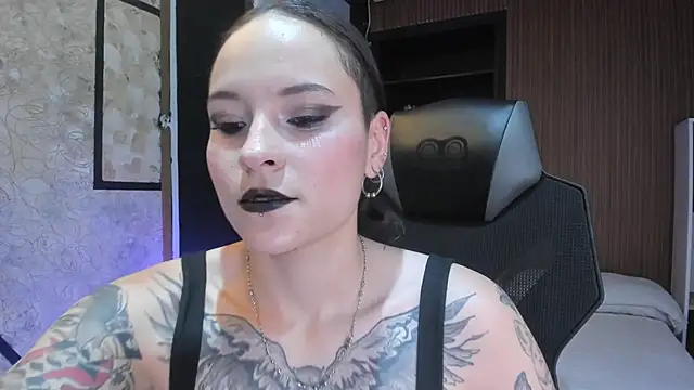 Snapshot of AnnyThompson_ chatting on 6, 4, 2026 AnnyThompson online show from 6, 4, 2026