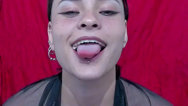 Snapshot of AnnyThompson_ chatting on 13, 4, 2026 AnnyThompson online show from 13, 4, 2026