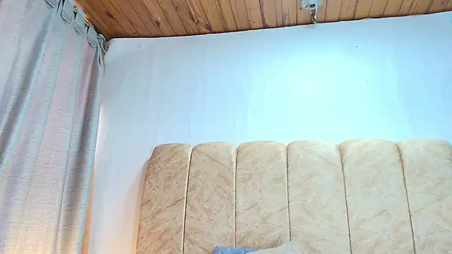 Zoe Curvy online show from 26, 11, 2025