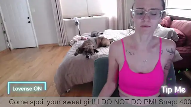 Snapshot of Plantbabeee chatting on 4, 5, 2026 Plantbabeee online show from 4, 5, 2026