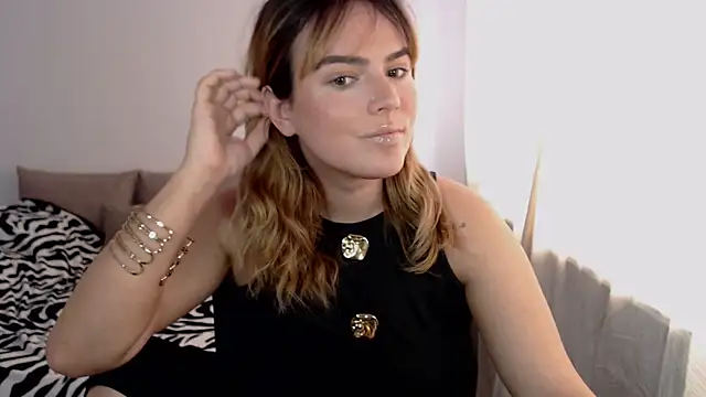 ChloeJewel1 online show from 23, 3, 2026