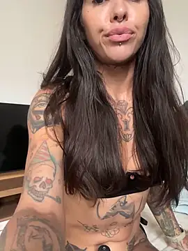 Snapshot of Nikatsu chatting on 2, 2, 2025 Nikatsu online show from 2, 2, 2025