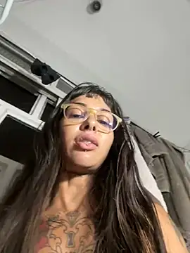 Snapshot of Nikatsu chatting on 2, 2, 2025 Nikatsu online show from 2, 2, 2025