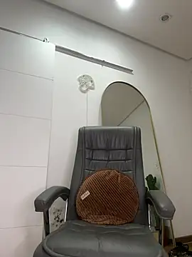 Snapshot of Nikatsu chatting on 8, 3, 2025 Nikatsu online show from 8, 3, 2025