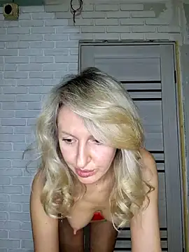 Snapshot of Miss____Mia_ chatting on 30, 12, 2024 Miss Mia online show from 30, 12, 2024