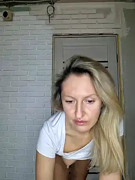 Snapshot of Miss____Mia_ chatting on 4, 1, 2025 Miss Mia online show from 4, 1, 2025