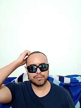 Snapshot of ElSunEagle chatting on 22, 5, 2026 ElSunEagle online show from 22, 5, 2026