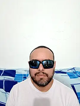 Snapshot of ElSunEagle chatting on 7, 6, 2026 ElSunEagle online show from 7, 6, 2026