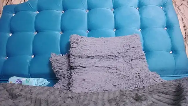 sweet skylove  online show from 12, 1, 2025