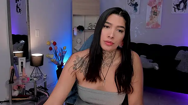 LouaneBourVip online show from 12, 2, 2025