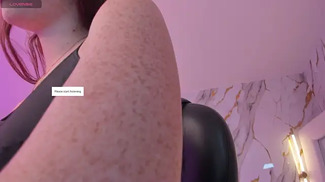 Snapshot of CorinneRusso chatting on 26, 4, 2026 CorinneRusso online show from 26, 4, 2026