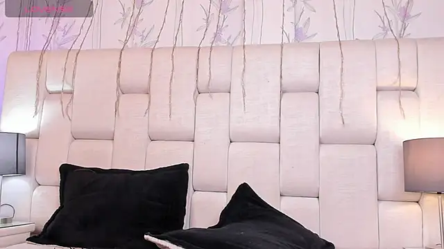 ZendayaGrey online show from 13, 12, 2024