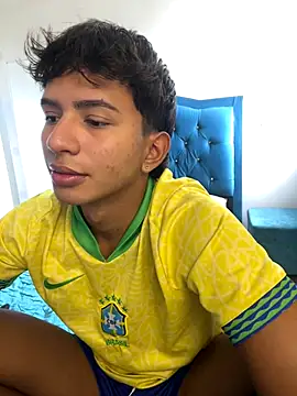 Leonarrrd 01 online show from 20, 10, 2025