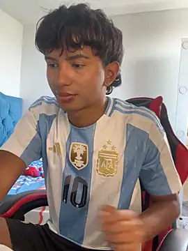 Leonarrrd 01 online show from 22, 11, 2025