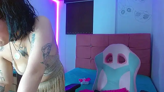 miahernadez303av online show from 31, 12, 2024