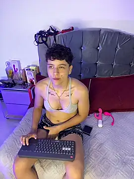 Antonella Cruz02 online show from 18, 5, 2026