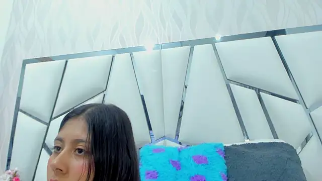  aurora18  online show from 22, 3, 2025