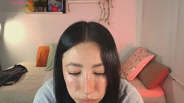 lilyy evanss online show from 31, 3, 2026