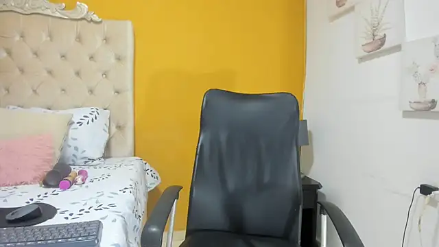 Snapshot of rousse_sexyandhot chatting on 22, 2, 2026 rousse sexyandhot online show from 22, 2, 2026