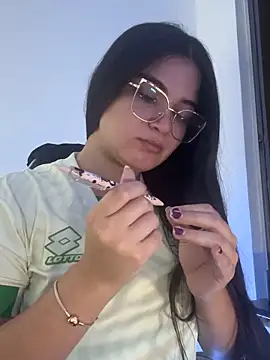 Snapshot of CamilaSofiia chatting on 30, 11, 2025 CamilaSofiia online show from 30, 11, 2025