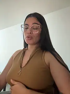 Snapshot of CamilaSofiia chatting on 16, 12, 2025 CamilaSofiia online show from 16, 12, 2025