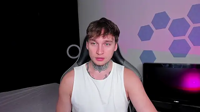 Snapshot of Chris_Tyson chatting on 6, 10, 2025 Chris Tyson online show from 6, 10, 2025