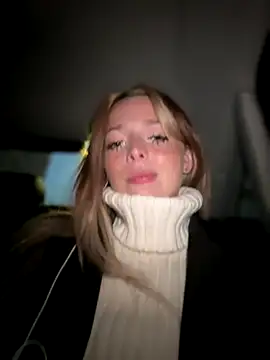 Snapshot of LoraaDoll chatting on 24, 9, 2025 LoraaDoll online show from 24, 9, 2025