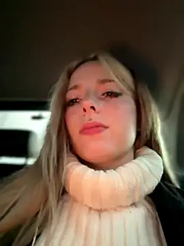 Snapshot of LoraaDoll chatting on 25, 9, 2025 LoraaDoll online show from 25, 9, 2025