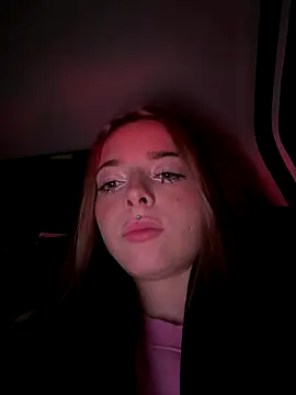 Snapshot of LoraaDoll chatting on 22, 10, 2025 LoraaDoll online show from 22, 10, 2025