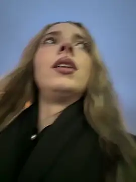 Snapshot of LoraaDoll chatting on 25, 10, 2025 LoraaDoll online show from 25, 10, 2025