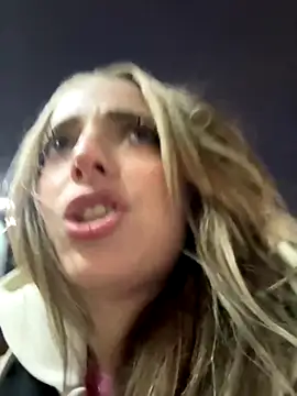 Snapshot of LoraaDoll chatting on 2, 11, 2025 LoraaDoll online show from 2, 11, 2025