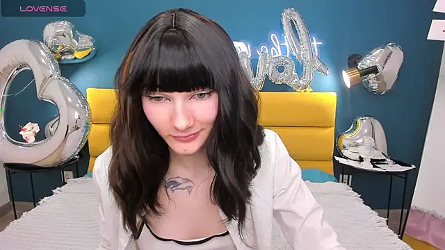 Lili flowerr online show from 11, 2, 2025